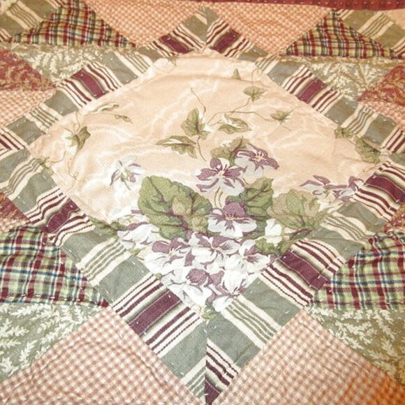 Waverly Victorian Violets Quilted Patchwork Pillow Shams Standard Set Of 2 NEW - Picture 3 of 10